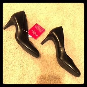 NWT Dexflex heels/pumps, Sz 7, *6.5-fit*